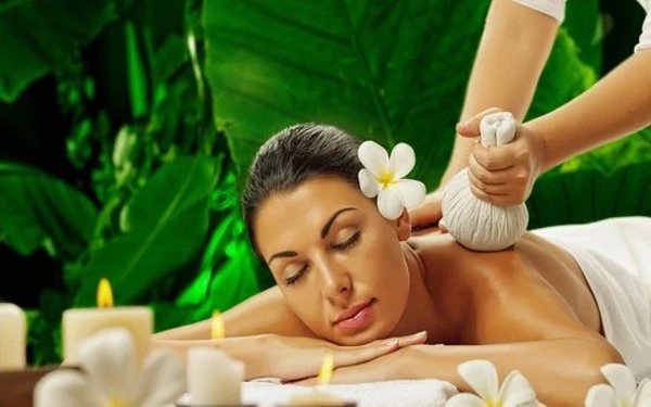 How do I know if the person giving me a massage is qualified and trained? post thumbnail image