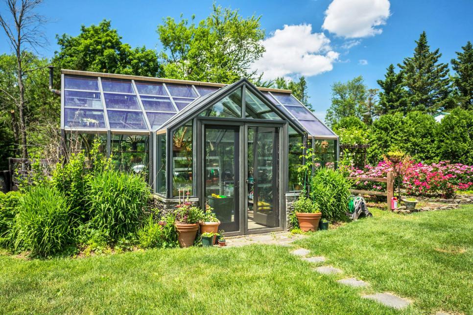 Find the Perfect Greenhouse for Your Green Thumb post thumbnail image