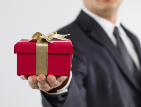 Comprehensive corporate gift bundles to Delight Clients post thumbnail image