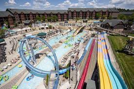 Guidelines to follow when visiting a water park post thumbnail image