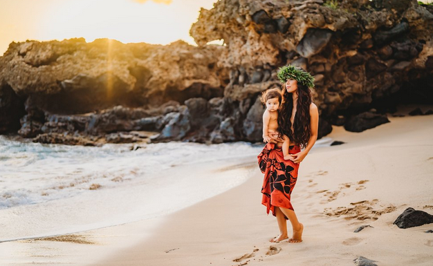 Romantic Escapes in Oahu: Couples Photography post thumbnail image